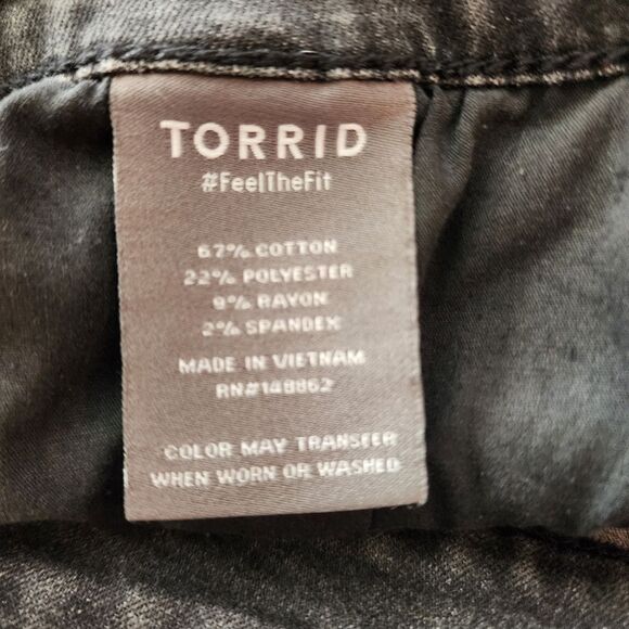 Torrid 16 Faded Black Distressed Bermuda Denim Shorts - Picture 6 of 7